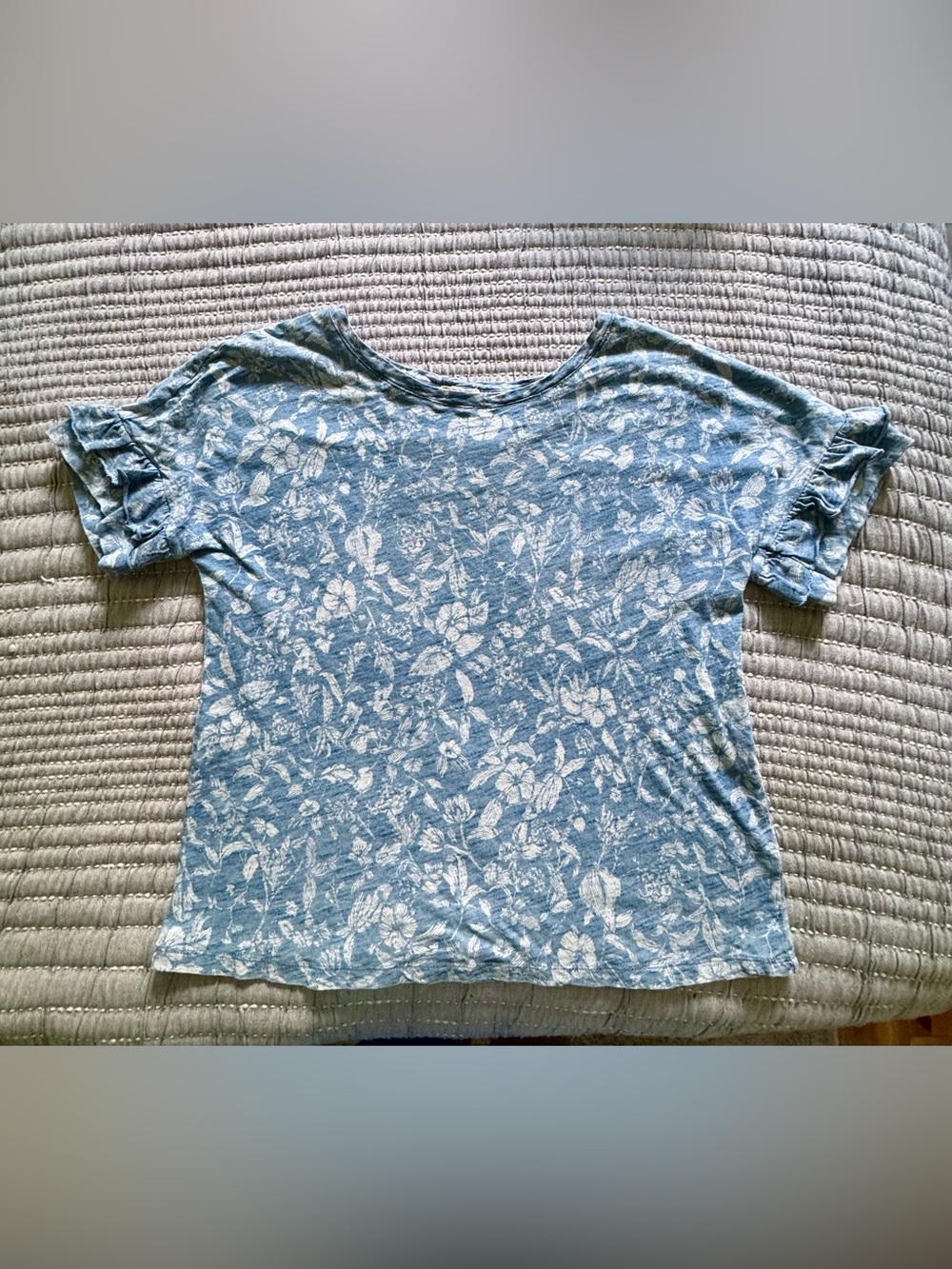 Jane and Delancey Blue Floral Short Sleeve Ruffle Sleeve Top
